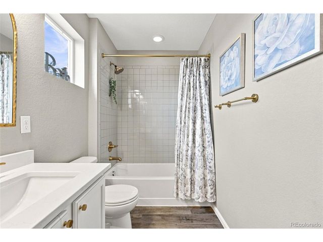 25647 E Maple Ave, Aurora, CO 80018