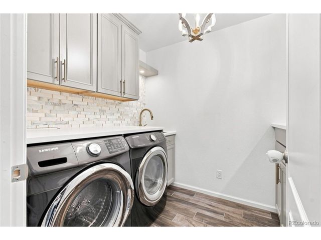 25647 E Maple Ave, Aurora, CO 80018