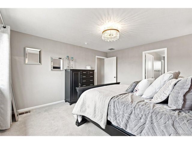 25647 E Maple Ave, Aurora, CO 80018