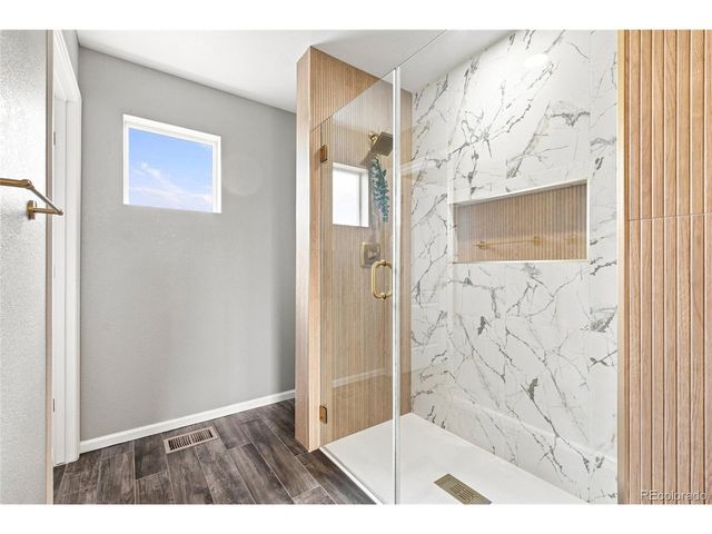 25647 E Maple Ave, Aurora, CO 80018