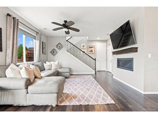 25647 E Maple Ave, Aurora, CO 80018