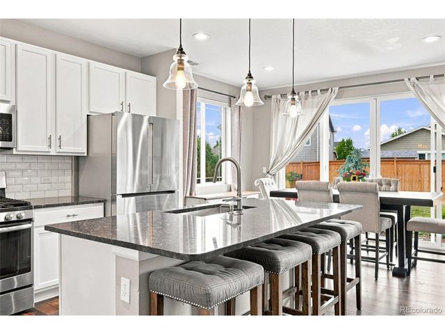 25647 E Maple Ave, Aurora, CO 80018