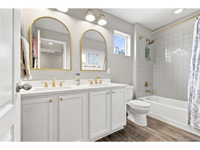 25647 E Maple Ave, Aurora, CO 80018