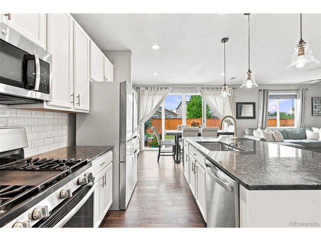 25647 E Maple Ave, Aurora, CO 80018