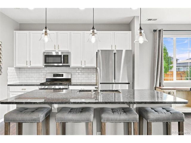 25647 E Maple Ave, Aurora, CO 80018