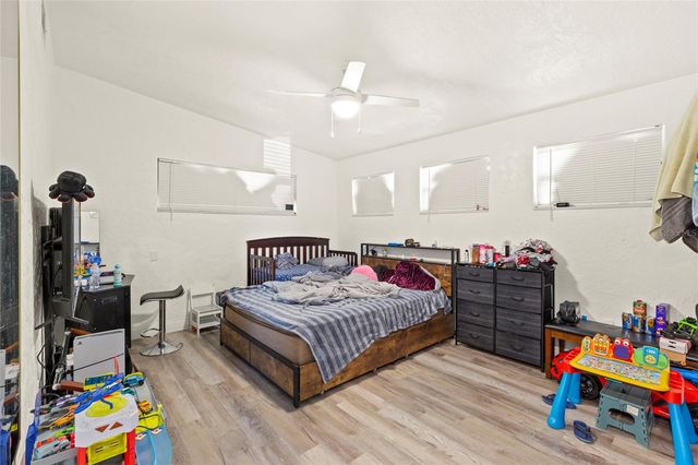 4821 ELFRIDA AVENUE, Sarasota, FL 34235