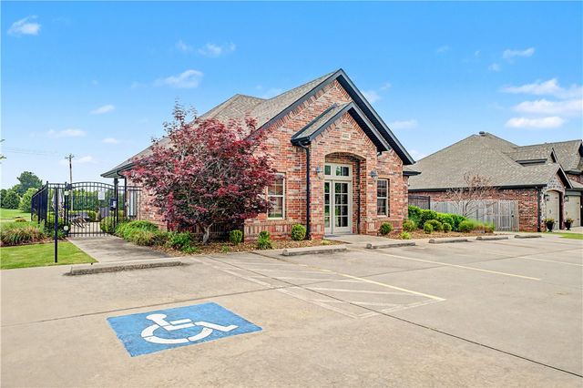 6209 S 56th Street, Rogers, AR 72758