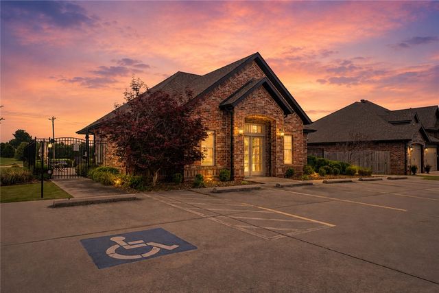 6209 S 56th Street, Rogers, AR 72758