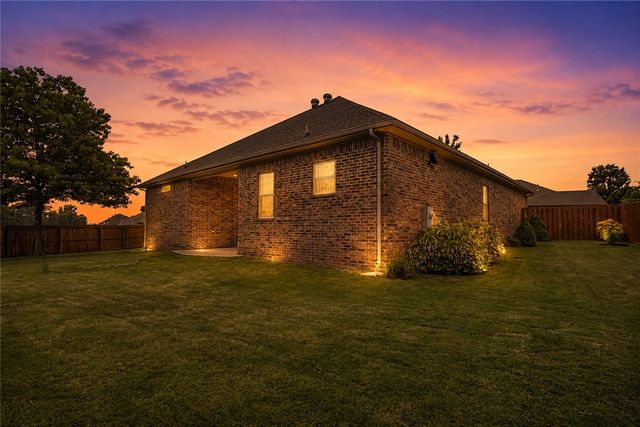 6209 S 56th Street, Rogers, AR 72758