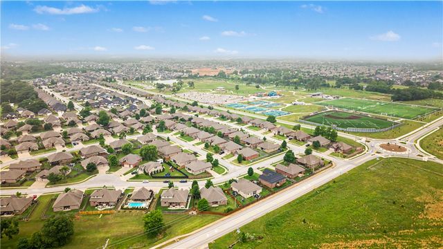 6209 S 56th Street, Rogers, AR 72758