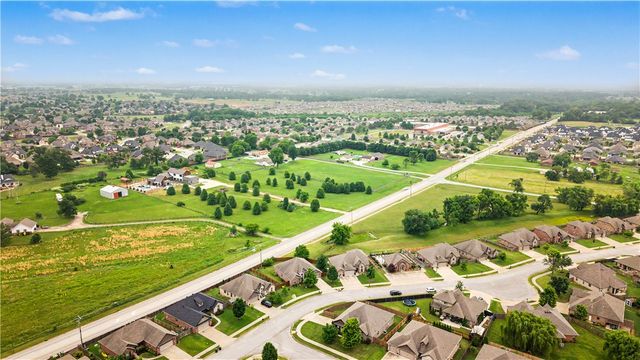 6209 S 56th Street, Rogers, AR 72758