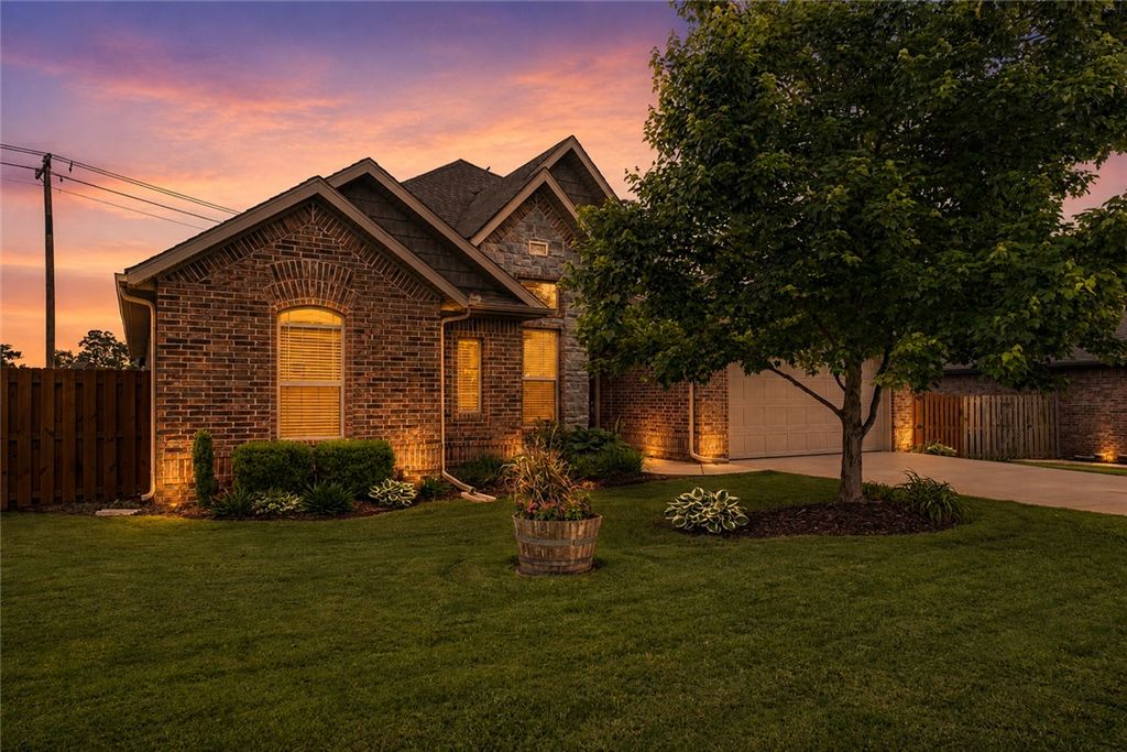 6209 S 56th Street, Rogers, AR 72758