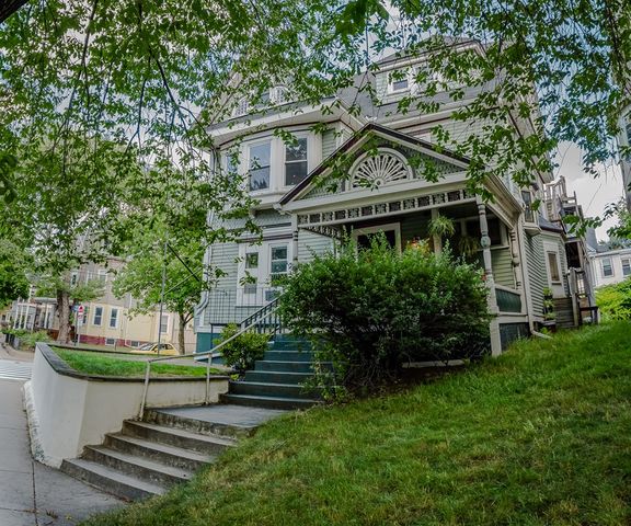 97 College Ave 1, Somerville, MA 02144
