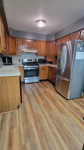 512 Faircrest Avenue, Grand Rapids, MI 49534