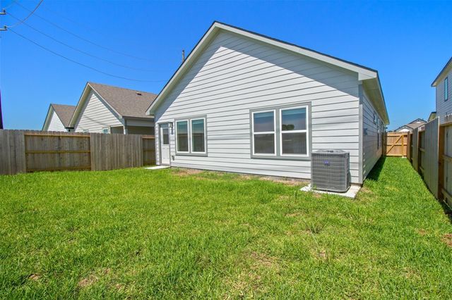 6643 Escondido Dr, Rosharon, TX 77583