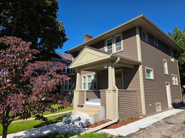 418 Hull Court, Waukegan, IL 60085