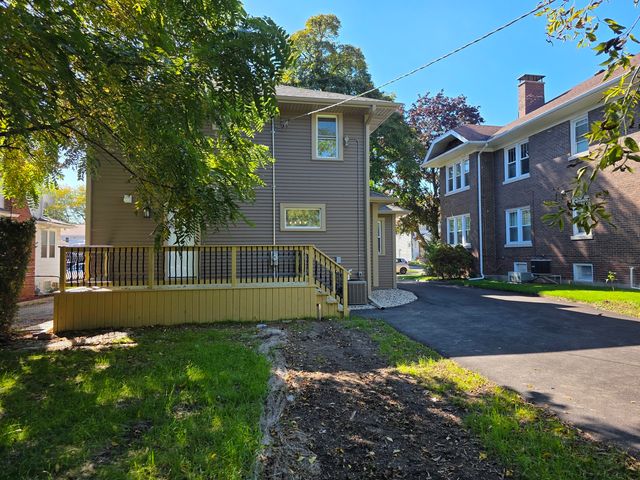 418 Hull Court, Waukegan, IL 60085
