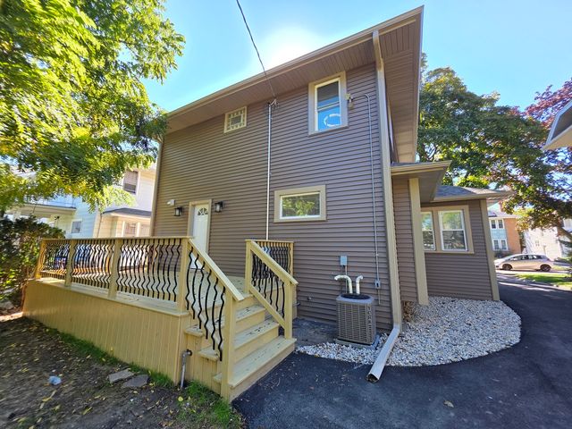 418 Hull Court, Waukegan, IL 60085