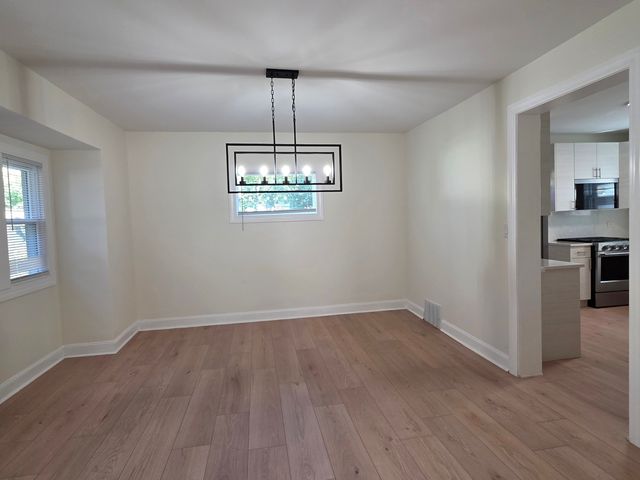 418 Hull Court, Waukegan, IL 60085