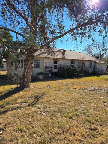 481 Avenue D, Lawn, TX 79530