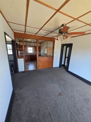 481 Avenue D, Lawn, TX 79530