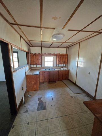 481 Avenue D, Lawn, TX 79530