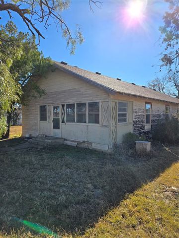 481 Avenue D, Lawn, TX 79530