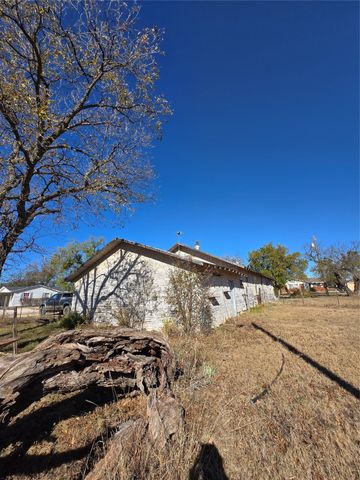 481 Avenue D, Lawn, TX 79530