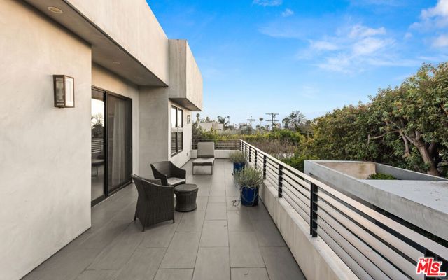 623 N EDINBURGH Avenue, Los Angeles, CA 90048