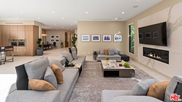 623 N EDINBURGH Avenue, Los Angeles, CA 90048