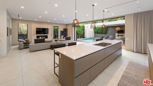 623 N EDINBURGH Avenue, Los Angeles, CA 90048