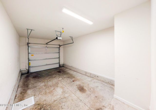 6861 LAKE MIST Lane, Jacksonville, FL 32210