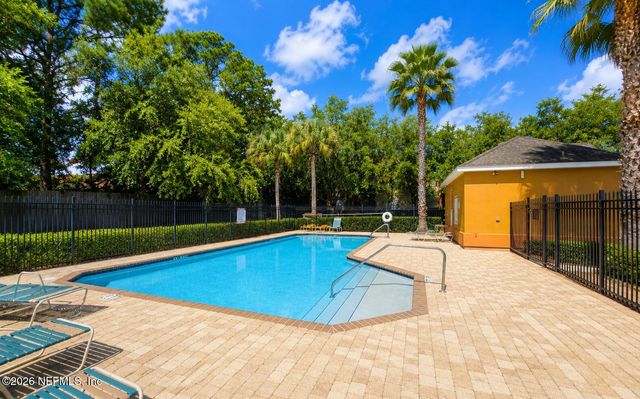 6861 LAKE MIST Lane, Jacksonville, FL 32210