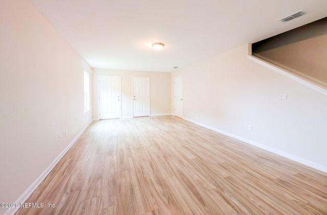 6861 LAKE MIST Lane, Jacksonville, FL 32210