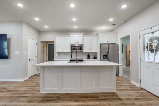 901 W Owing Street, Denison, TX 75020