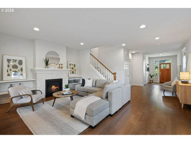 541 Ne TILLAMOOK St, Portland, OR 97212