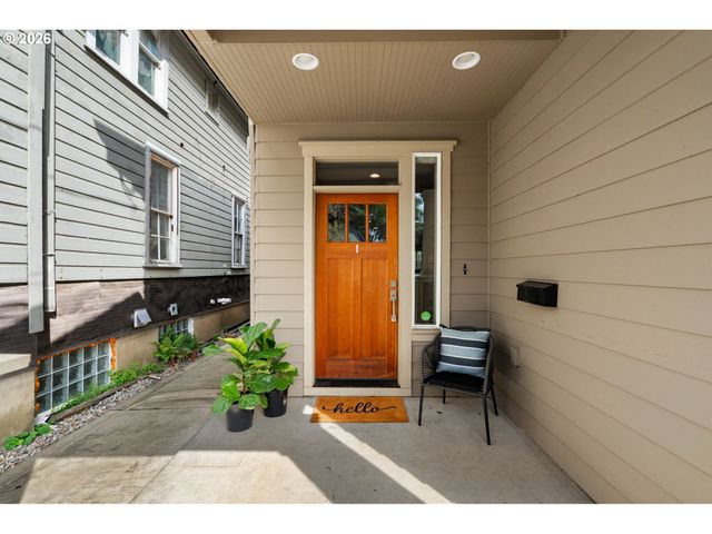 541 Ne TILLAMOOK St, Portland, OR 97212