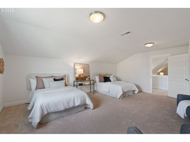 541 Ne TILLAMOOK St, Portland, OR 97212