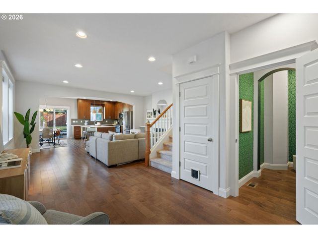 541 Ne TILLAMOOK St, Portland, OR 97212