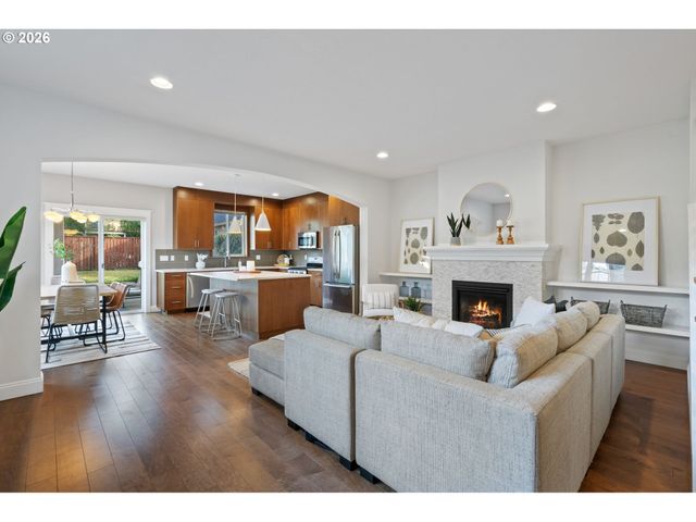 541 Ne TILLAMOOK St, Portland, OR 97212
