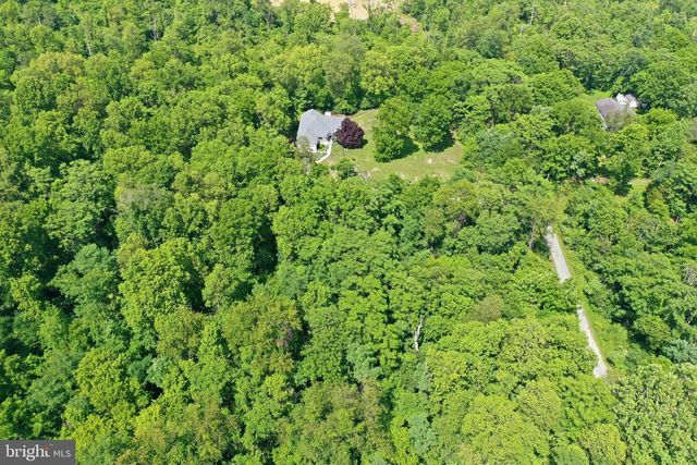 190 OUTBACK DR, Bunker Hill, WV 25413