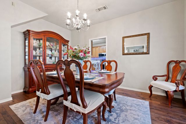 6402 Creekbend Court, Arlington, TX 76001