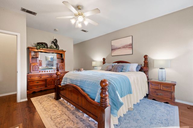 6402 Creekbend Court, Arlington, TX 76001