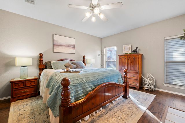 6402 Creekbend Court, Arlington, TX 76001