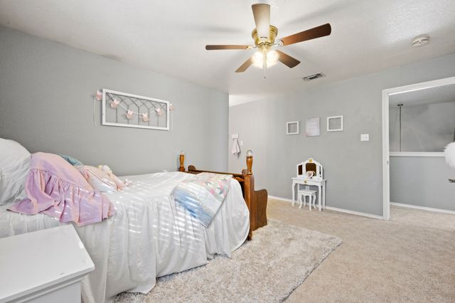 6402 Creekbend Court, Arlington, TX 76001