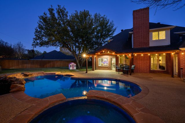 6402 Creekbend Court, Arlington, TX 76001