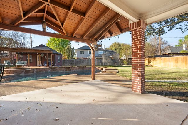 6402 Creekbend Court, Arlington, TX 76001
