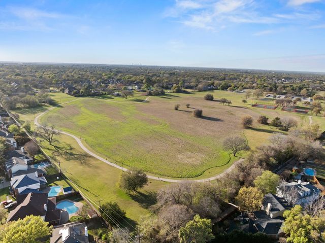 6402 Creekbend Court, Arlington, TX 76001