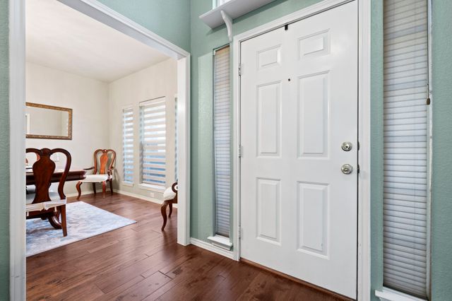 6402 Creekbend Court, Arlington, TX 76001