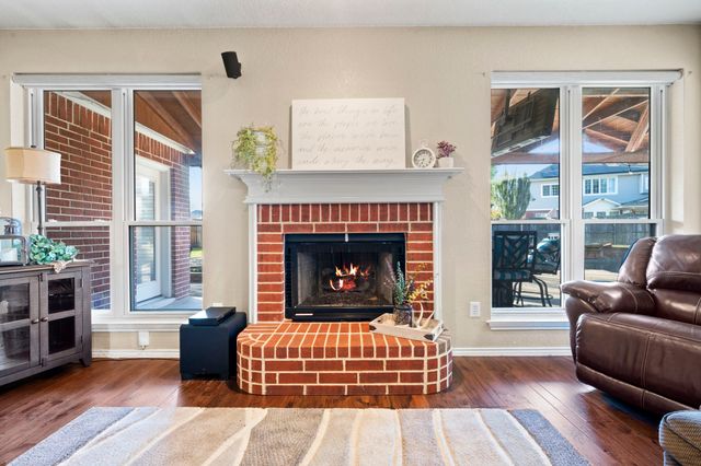 6402 Creekbend Court, Arlington, TX 76001